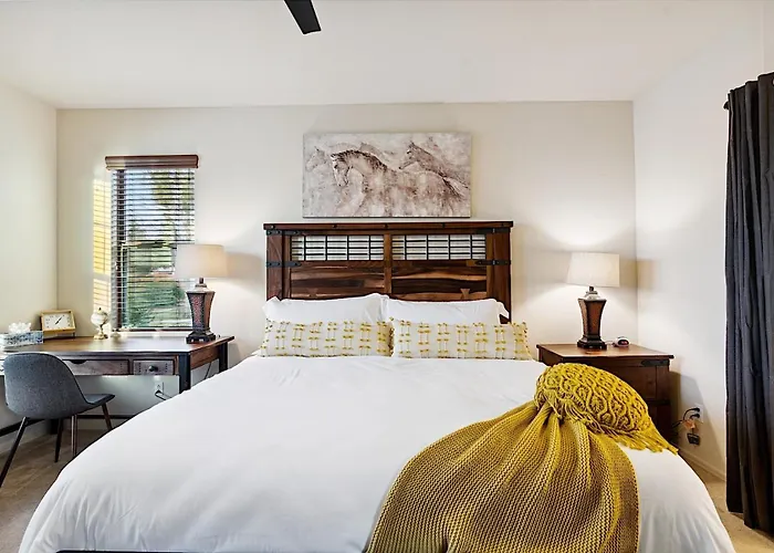 Holiday home Getaway At Power Ranch *