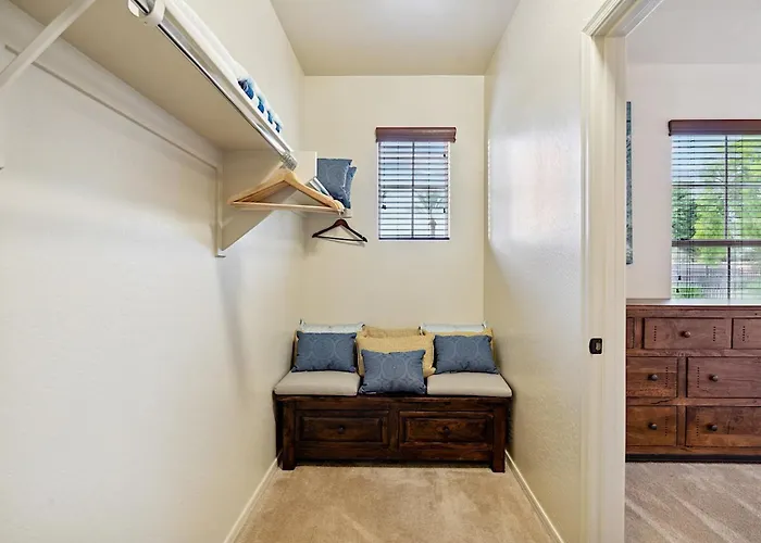 Holiday home Getaway At Power Ranch